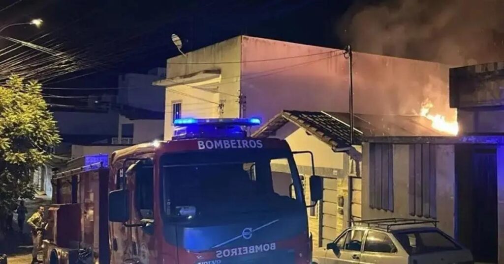 Homem é encontrado morto após incêndio na casa da ex-sogra em Brumado