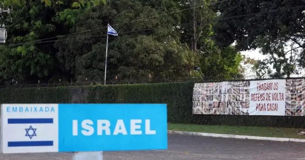 Israel fecha embaixada e consulado no Brasil após ataque ao Irã