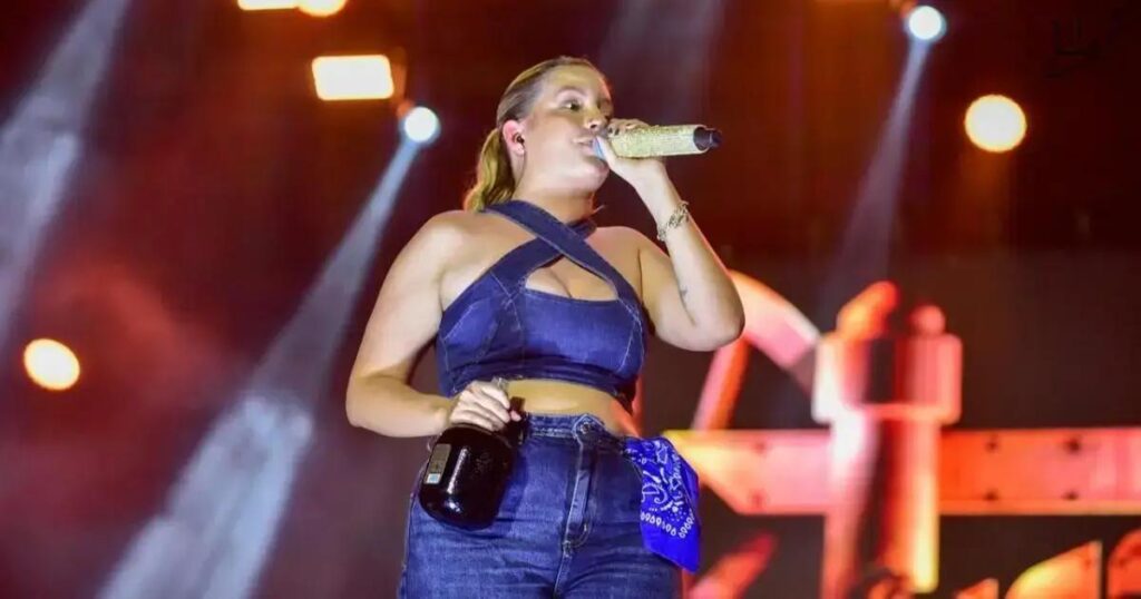 Ju Marques brilha no São João da Bahia com sua seresta pop