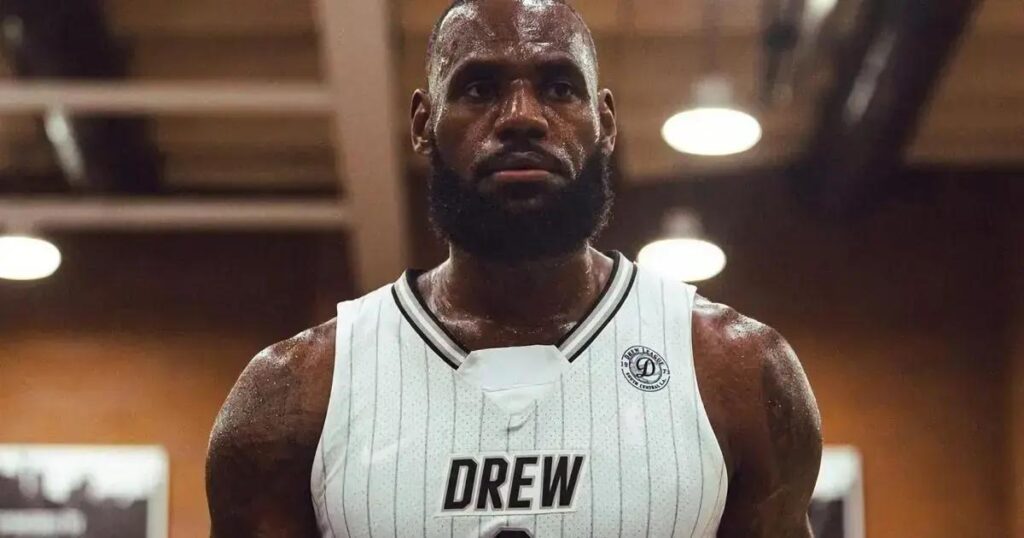 LeBron James alimenta rumores sobre aposentadoria nas redes sociais