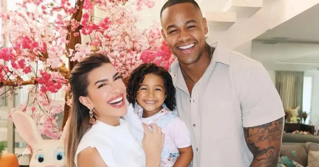 Léo Santana e Lore Improta buscam autorização para campanha publicitária com Liz