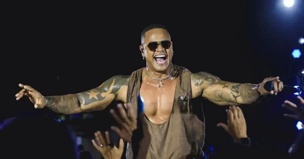 Léo Santana surpreende com novo projeto audiovisual 'LS no Posto'