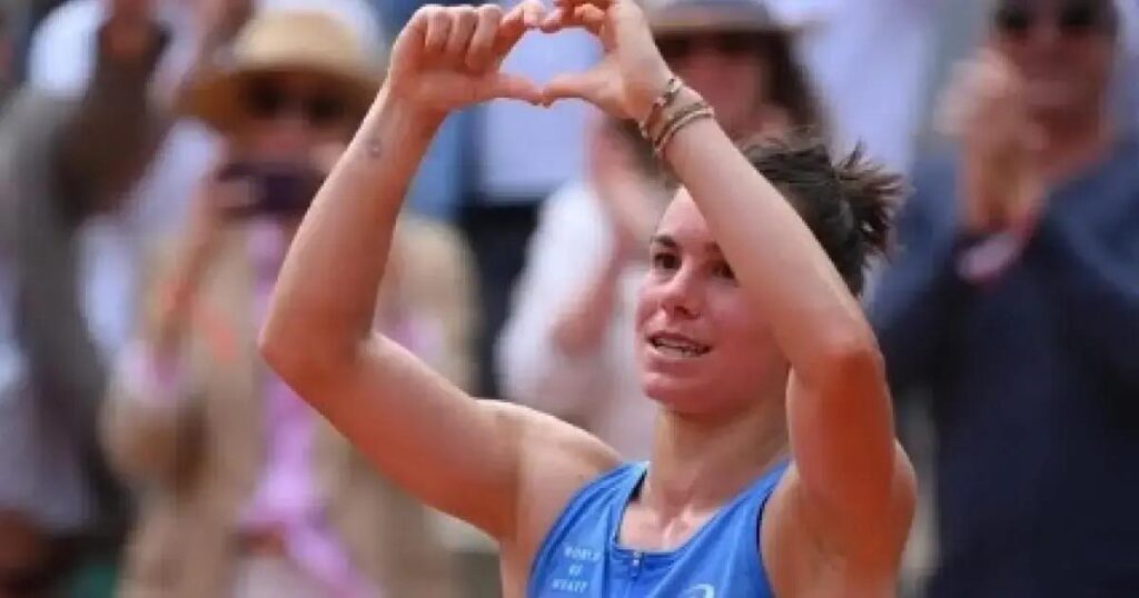 Lois Boisson brilha e avança às quartas de final em Roland Garros