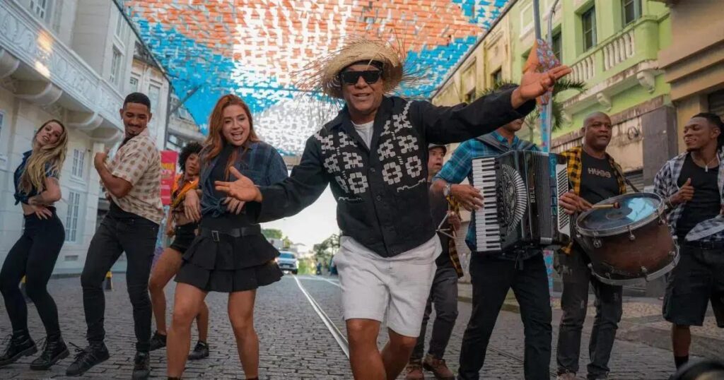 Márcio Victor lança clipe junino inovador no Centro Histórico de Salvador