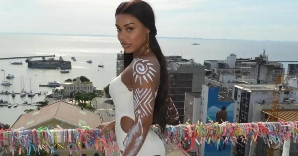 MC Rebecca celebra São João com forró no Centro Histórico de Salvador