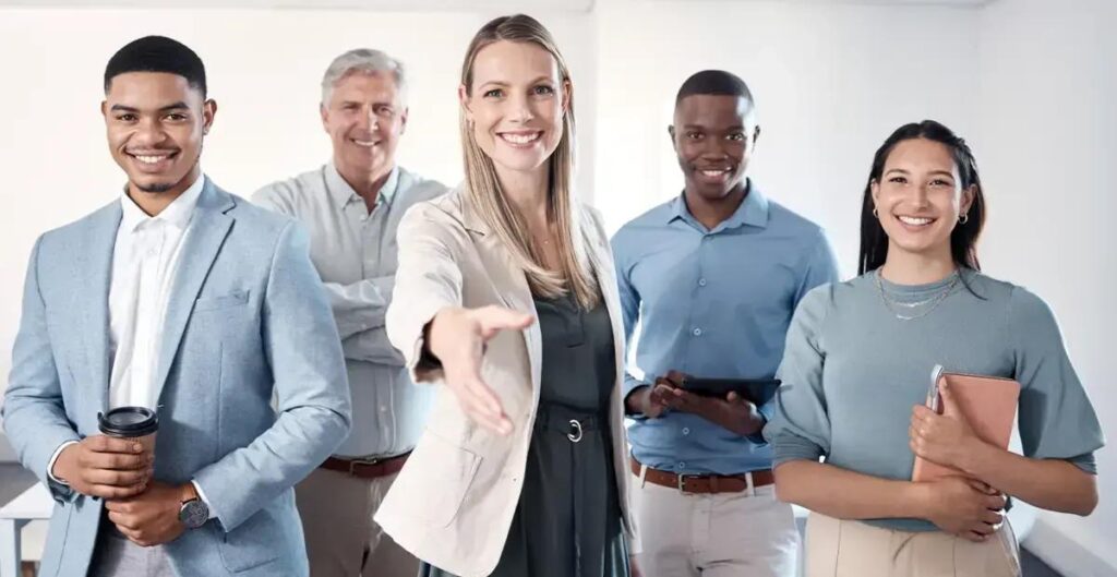 Micro e pequenas empresas geram 60% das novas contratações em 2025