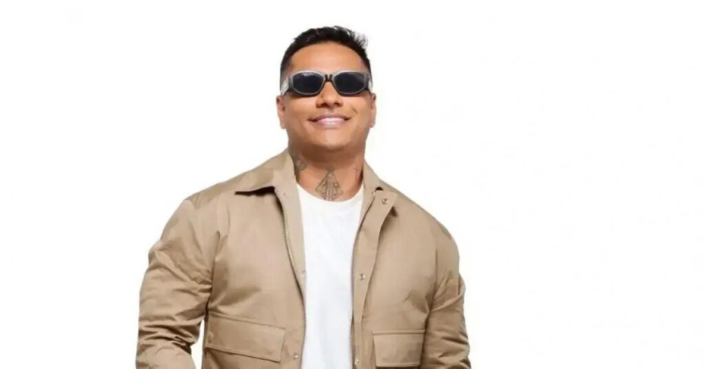 Oz Bambaz comemora sucesso do single "Pok Pok" com novo vocalista