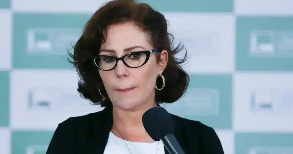 PGR pede prisão preventiva de Carla Zambelli após condenação