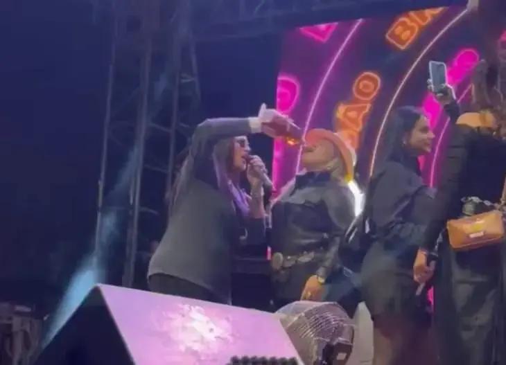 Prefeita de Maiquinique é flagrada em festa enquanto cidade cancela eventos