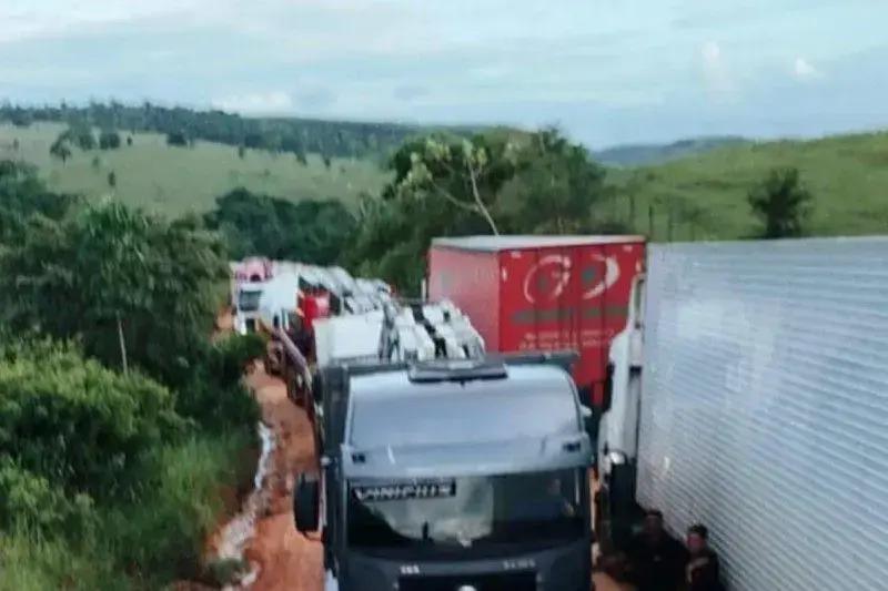 Protesto em Santa Maria Eterna demanda soluções urgentes para a BR-101