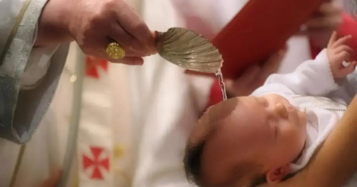 Queda nos Batismos Católicos em Salvador: Dados de 2013 a 2023