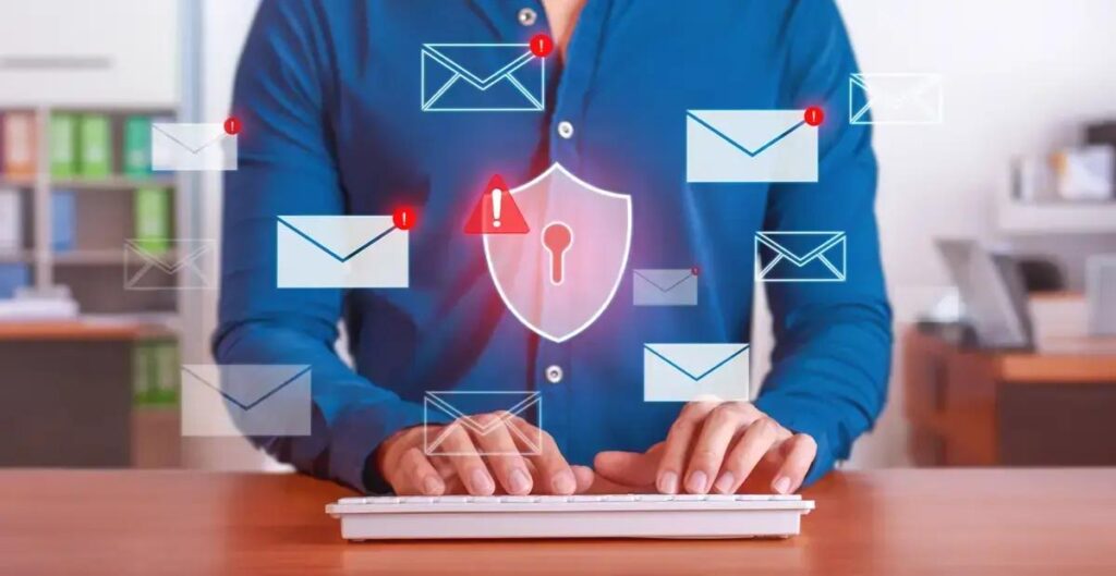 Receita Federal alerta sobre golpes de e-mail relacionados à restituição do IR 2025