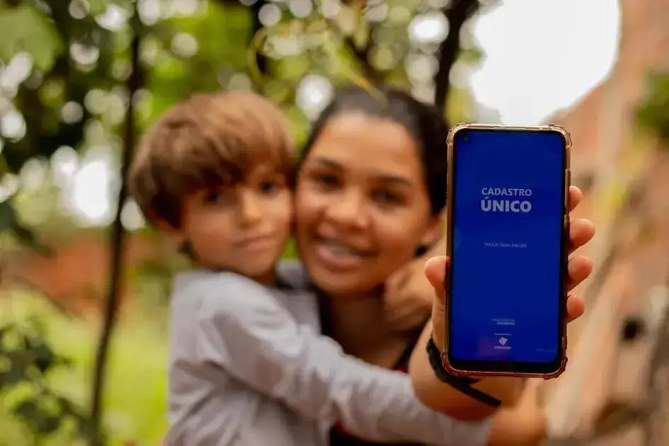 Saiba como evitar erros que cortam benefícios do CadÚnico