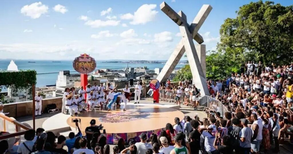 Salvador sedia o emocionante Red Bull Paranauê com capoeiristas do mundo todo