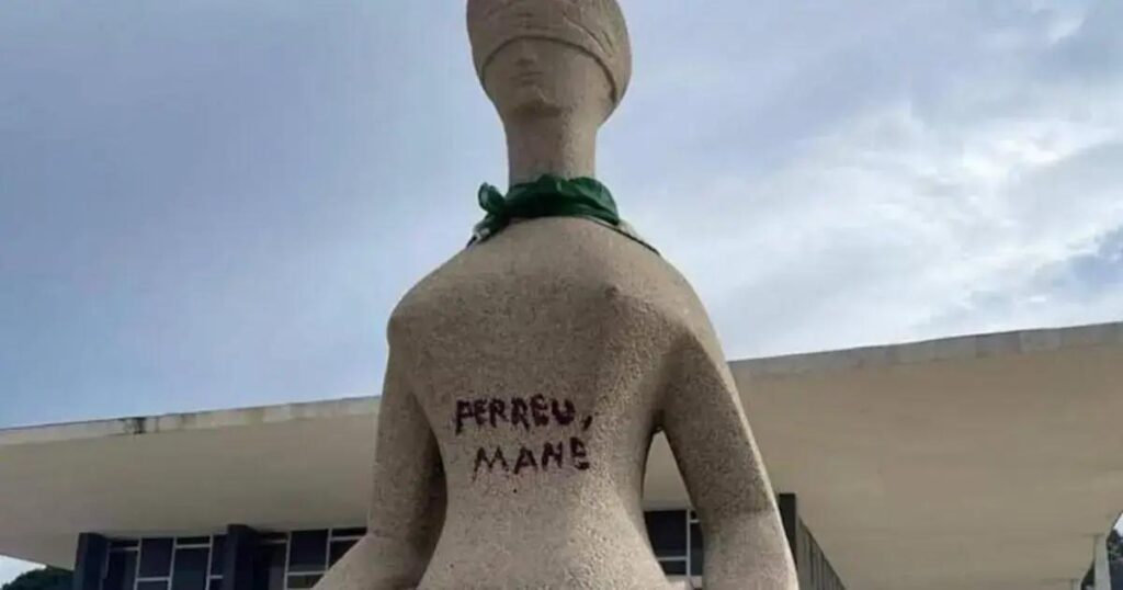 Supremo nega recurso de Débora do Batom em caso de ato golpista