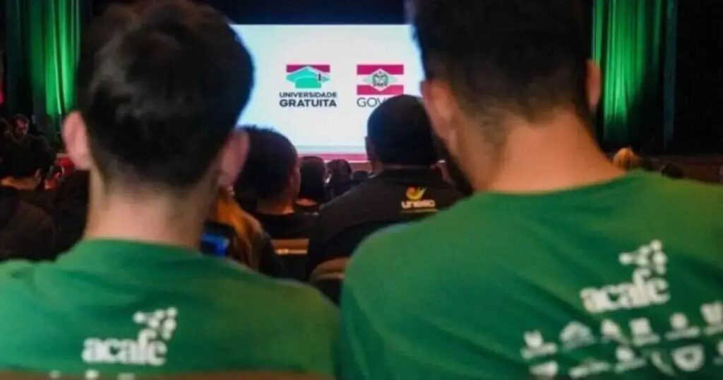 TCE-SC investiga irregularidades em programas de apoio a estudantes