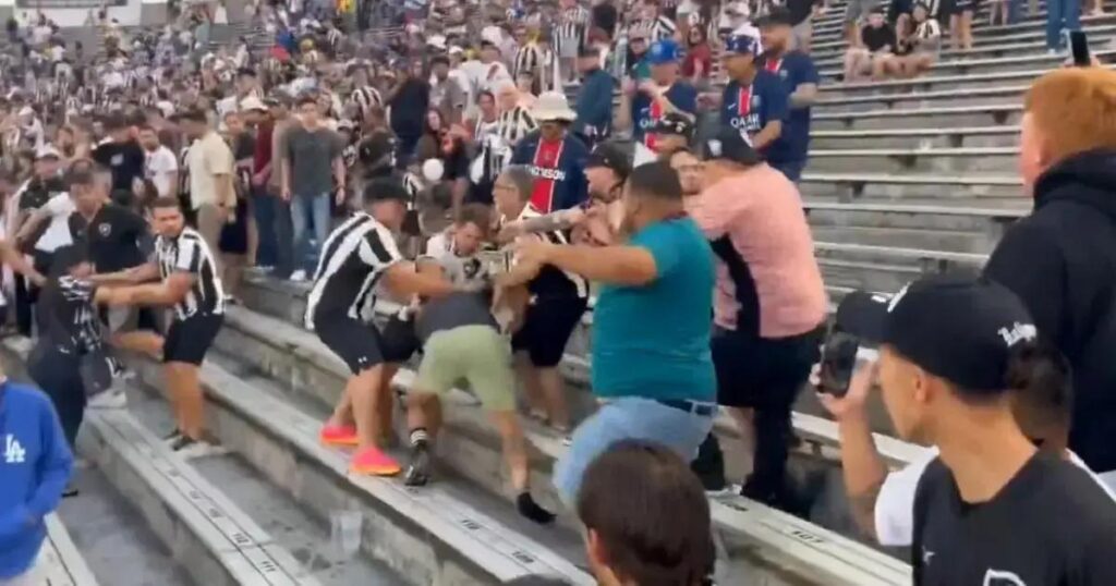 Torcedores de Botafogo e PSG se enfrentam durante Copa do Mundo de Clubes