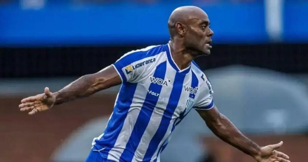 Vagner Love é o novo reforço do Retrô na Copa do Brasil