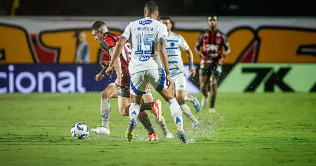 Vitória empata em 0 a 0 com Cruzeiro em jogo disputado no Barradão