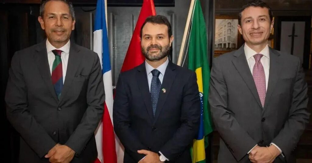 Apresentação do novo cônsul honorário do Peru em Salvador