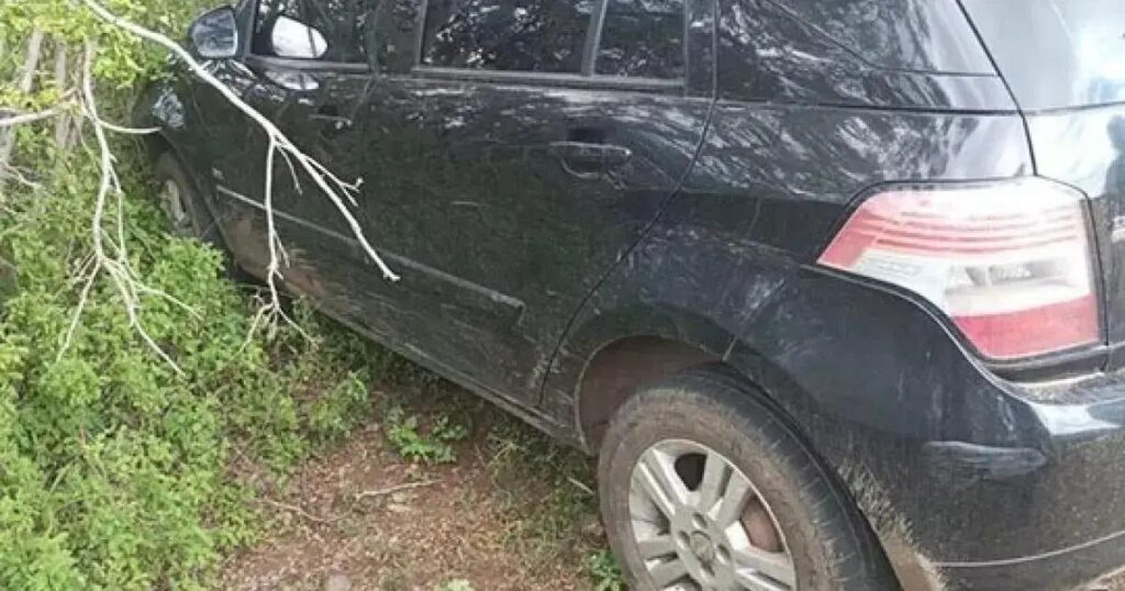 Carro usado em assalto a empresário é encontrado em Santaluz, na Bahia