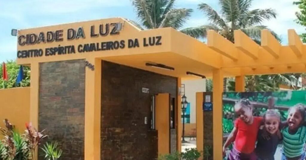 Cidade da Luz promove leilão beneficente com grifes de luxo