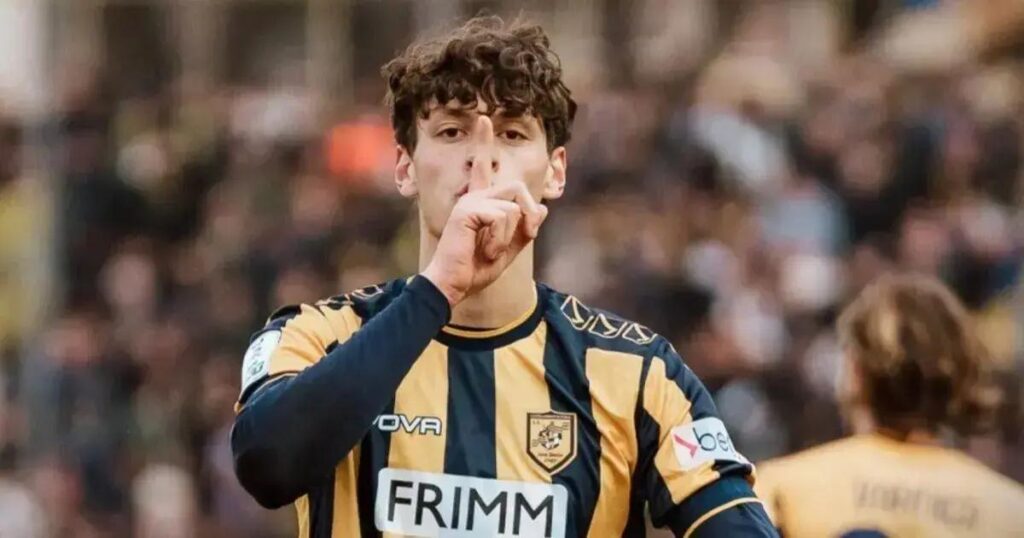 Cremonese contrata Romano Mussolini, neto de Benito Mussolini, por empréstimo