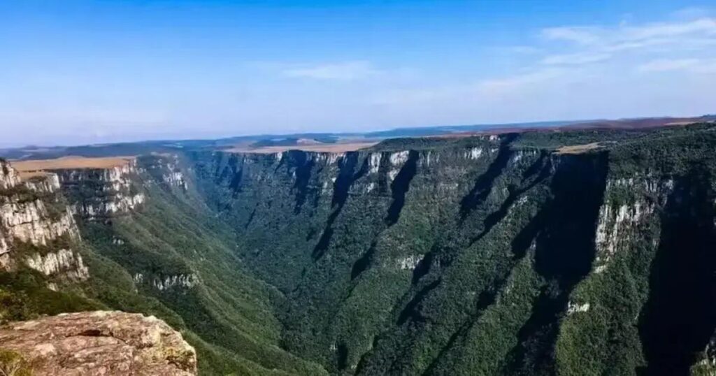 Criança de 11 anos cai de cânion em Cambará do Sul durante visita