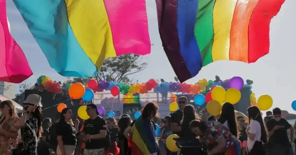 Deputado da Bahia propõe lei contra a cura gay e ritual de conversão