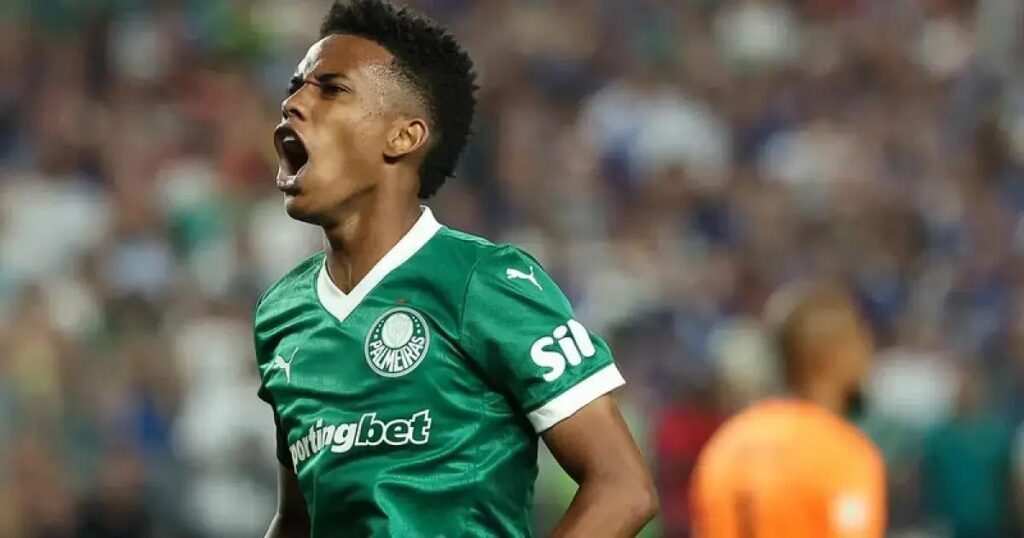 Estêvão se despede do Palmeiras após derrota no Mundial