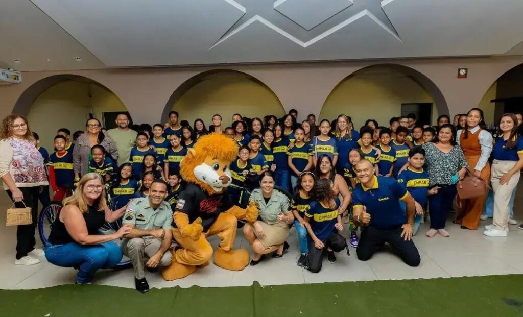 Eunápolis forma 346 alunos no PROERD com ênfase em cidadania e respeito