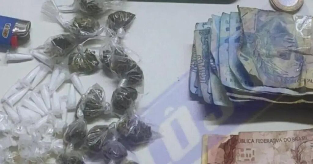 Homem com mandado de prisão é detido com drogas em Salvador