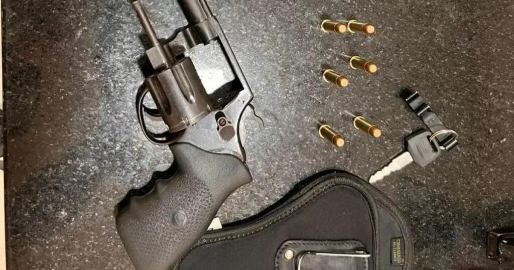 Homem é preso em Eunápolis após disparar arma em via pública