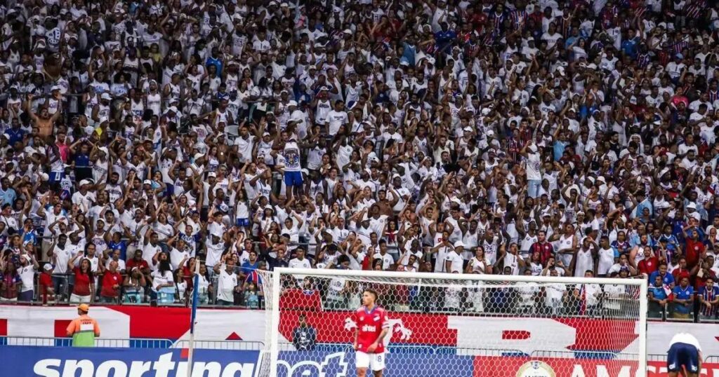 Ingressos disponíveis para o duelo Bahia x Fortaleza na Copa do Nordeste