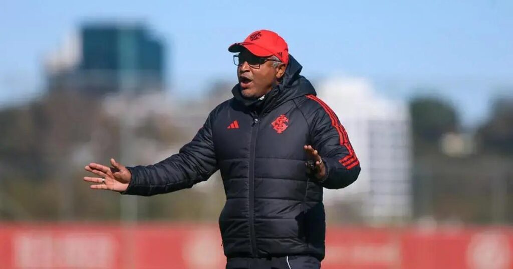 Internacional se prepara para enfrentar o Vitória na Série A 2025