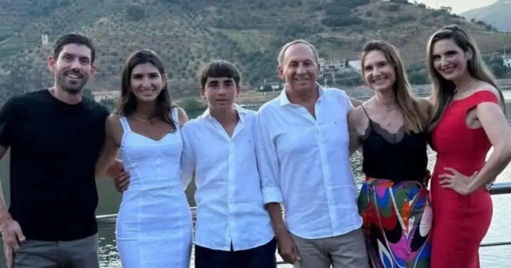 João Gualberto comemora aniversário em Portugal com a família