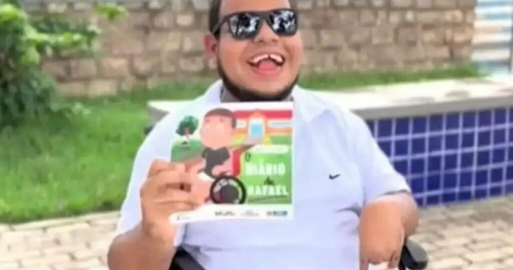 Jovem com paralisia cerebral lança biografia inspiradora e surpreende a todos