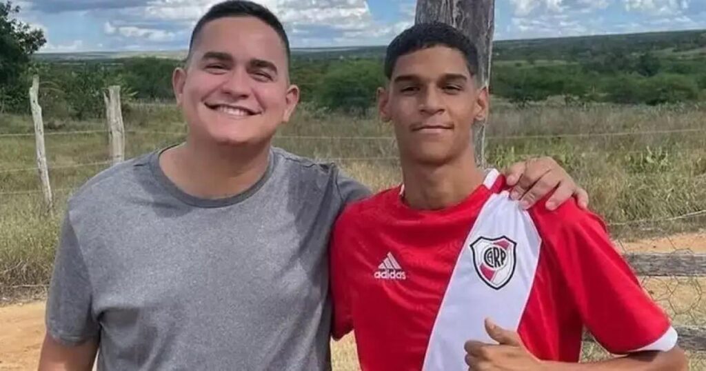 Luva de Pedreiro é obrigado a pagar multa milionária ao ex-empresário