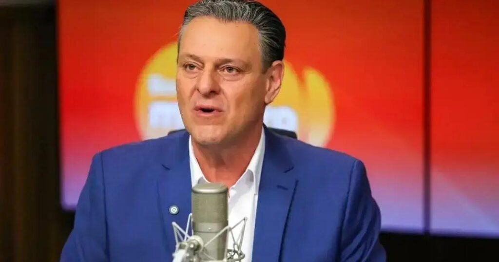 Ministro da Agricultura critica Selic em 15% e pede revisão urgente