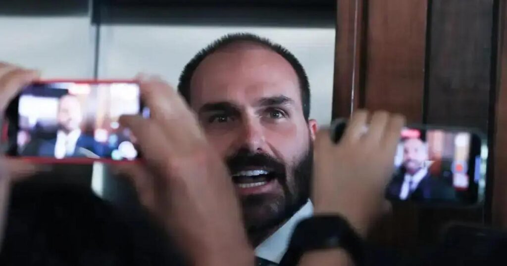 Moraes estende investigação sobre Eduardo Bolsonaro por 60 dias