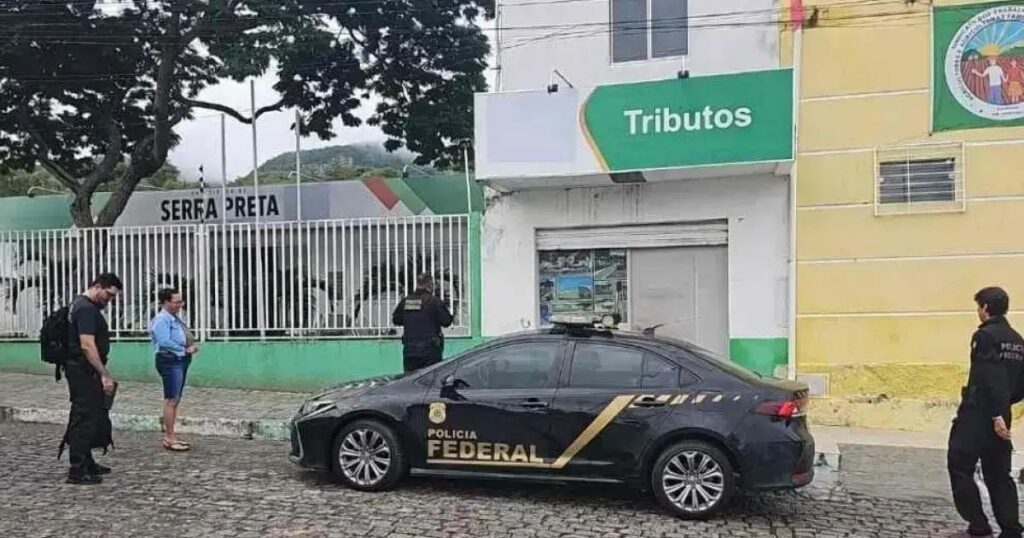 Operação da PF investiga fraudes em alvarás de táxi em Serra Preta