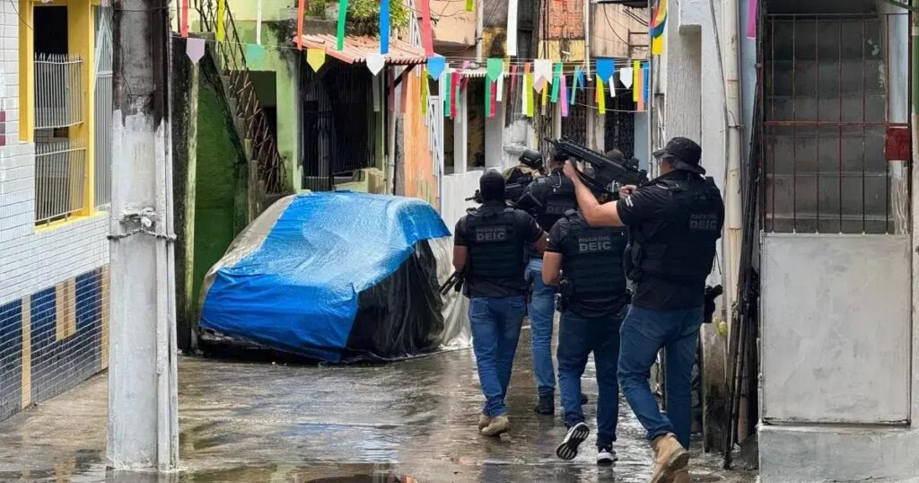 Polícia Civil realiza operações contra ataques a policiais na Bahia