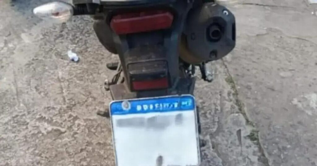 Polícia Militar apreende motocicleta adulterada na Avenida ACM em Salvador