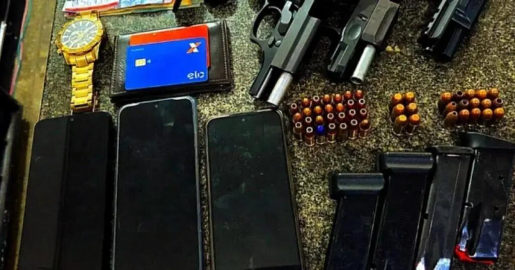 PRF captura trio com armas e drogas em Santo Antônio de Jesus