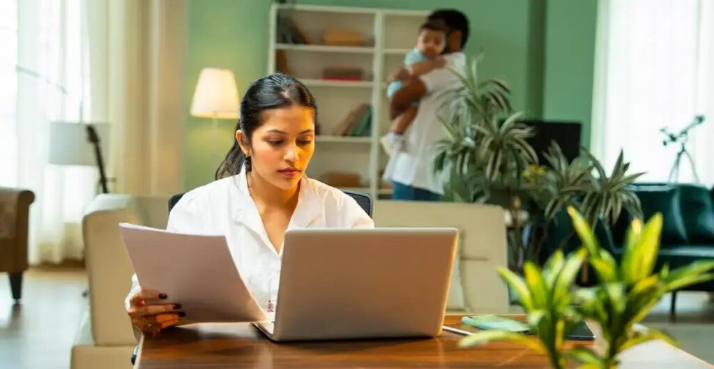 Profissionais pedem demissão para evitar retorno ao presencial