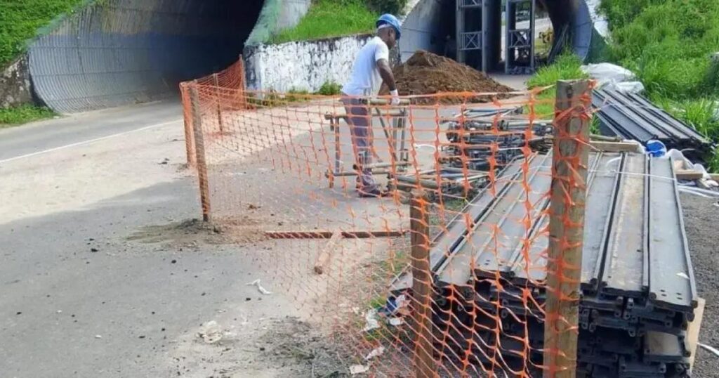 Tráfego na BA-882 é interditado para restauração de túnel em Vera Cruz