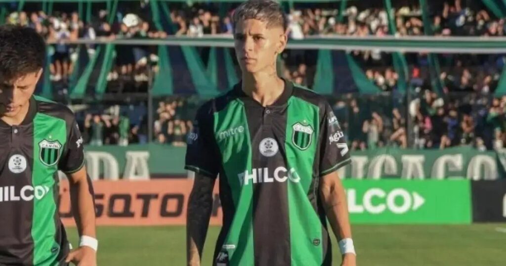Vitória contrata jovem meia argentino Alejandro Almaraz por empréstimo