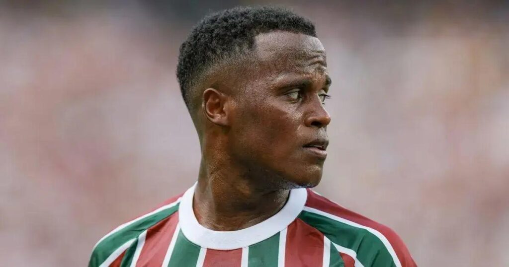 Wolverhampton contrata John Arias do Fluminense por 20 milhões de euros