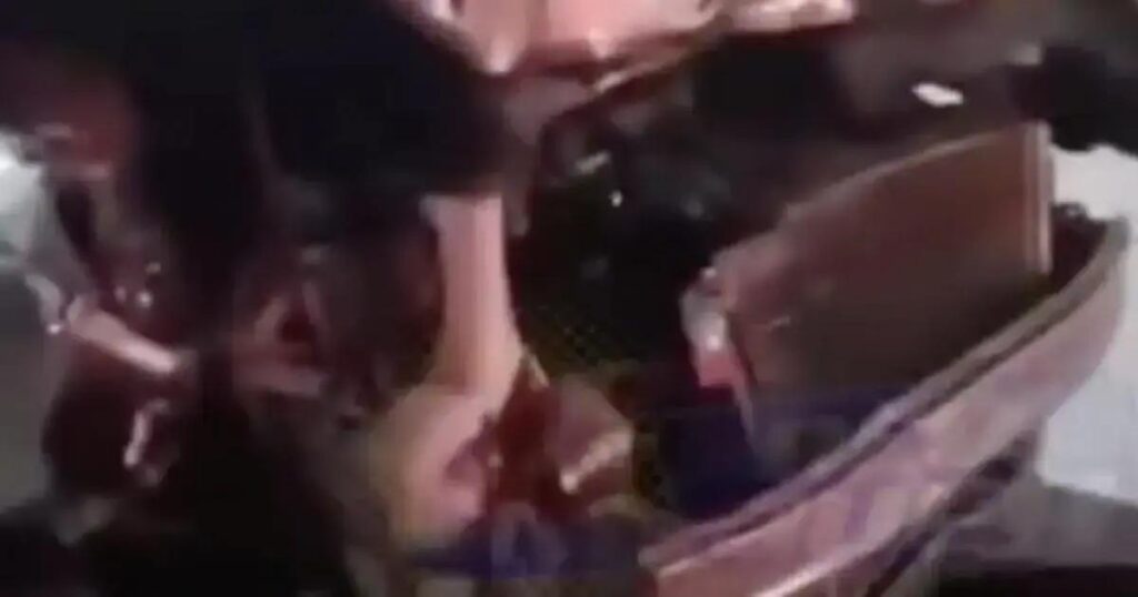 Acidente na Avenida ACM deixa carro destruído em Salvador, sem feridos