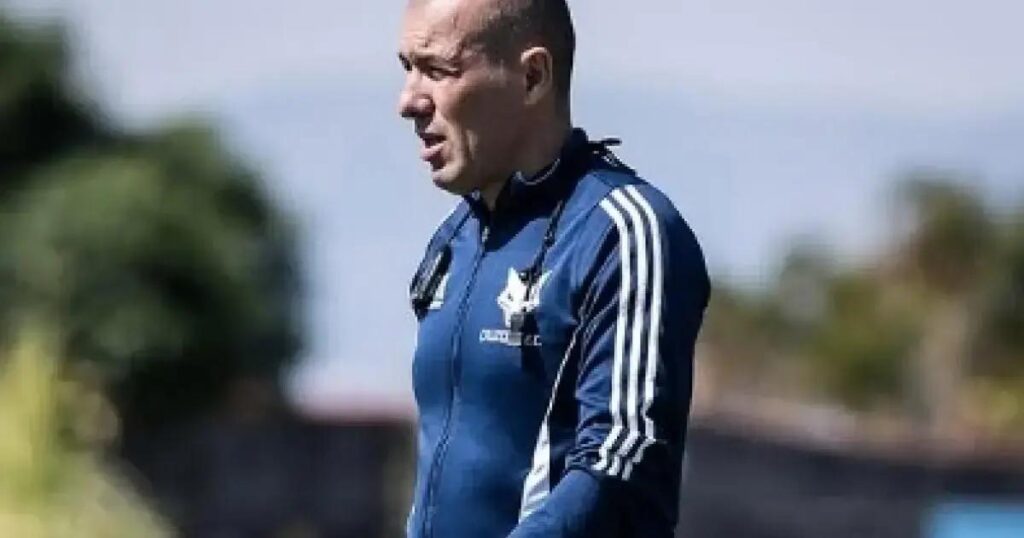 Al-Jazira mira Leonardo Jardim, mas técnico mantém foco no Cruzeiro